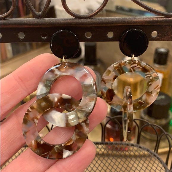 Hanging tortoise shell earrings - Picture 6 of 6